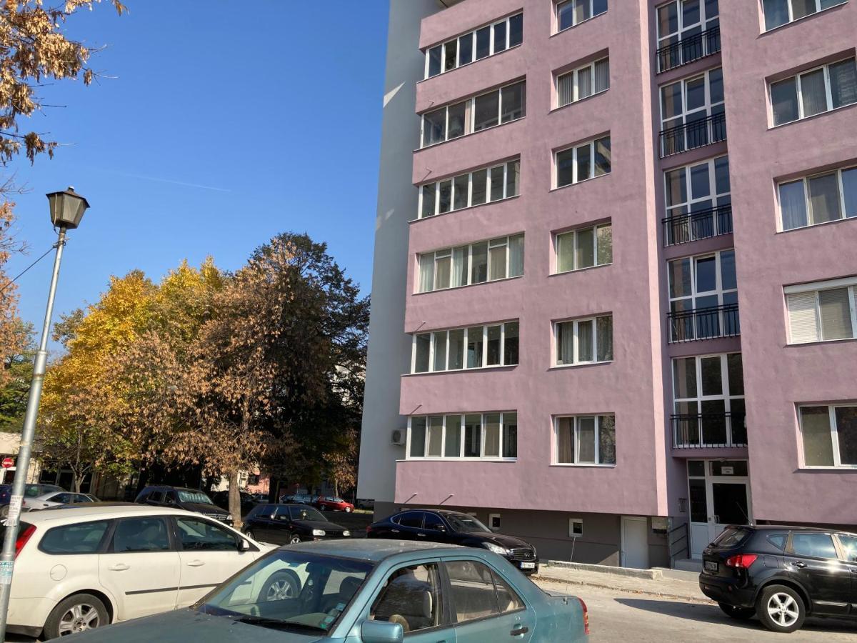 Apartamento Apartamenti Uut Plovdiv Exterior foto